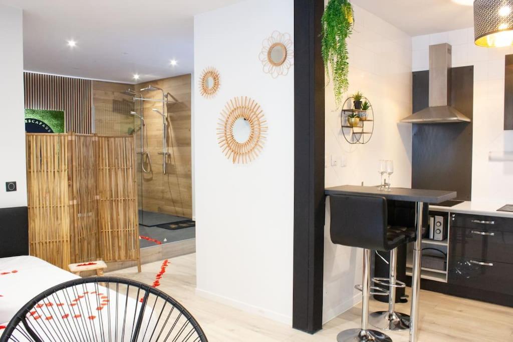 Escapade Suite Албервил Екстериор снимка
